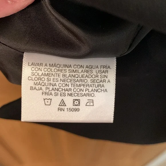 Modest Covington Woman dressy long sleeve black jacket with black lining. - Picture 5 of 9